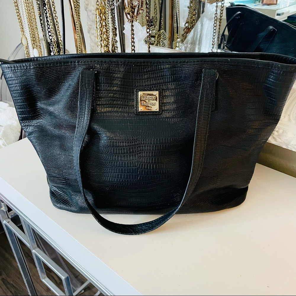 Dooney & Bourke medium tote bag
